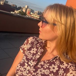 Meet your Posher, Ella